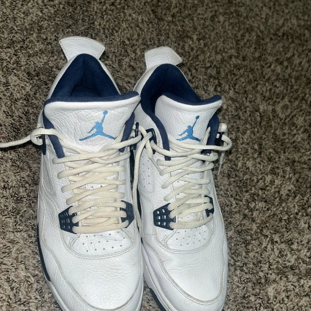 Jordan Men’s White & Navy Basketball Sneakers with Light Blue Jumpman